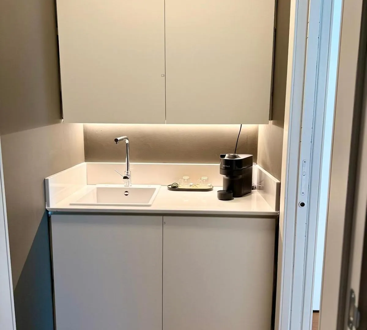 Fos Suites Ambasciatori - 바리 0*,